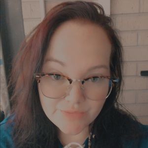 Meet your Posher, Cassandra